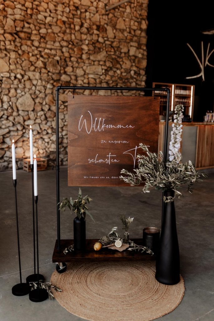 Willkommensschild-Hochzeit-Holz Brautstrauß-Hochzeitsdekoration